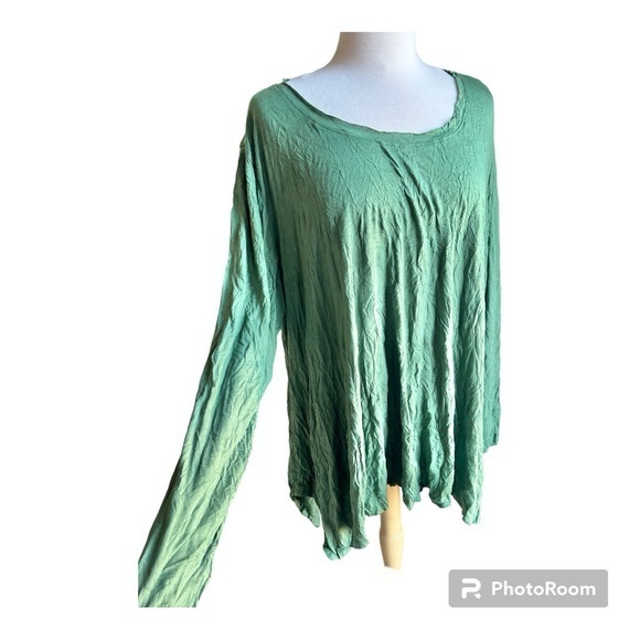 Chalet lightweight green long sleeve asymmetrical crinkle top 3X - Picture 1 of 8